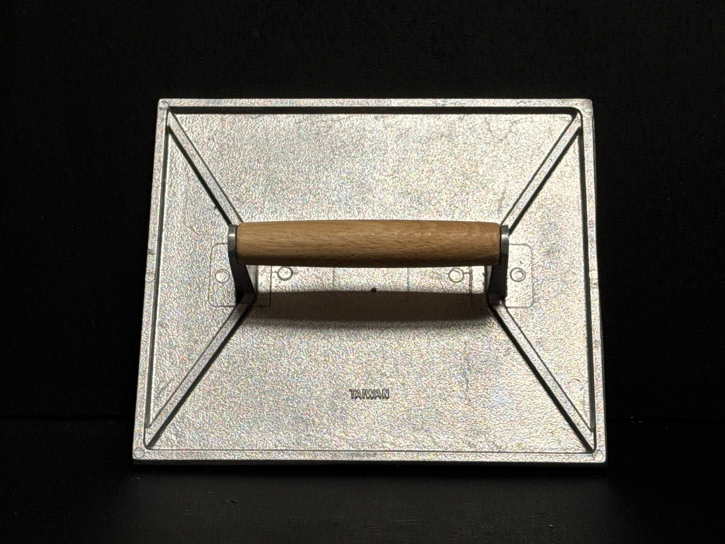 Browne Steak Weight, Aluminum w/ Ribbed Bottom & Wooden Handle (708)