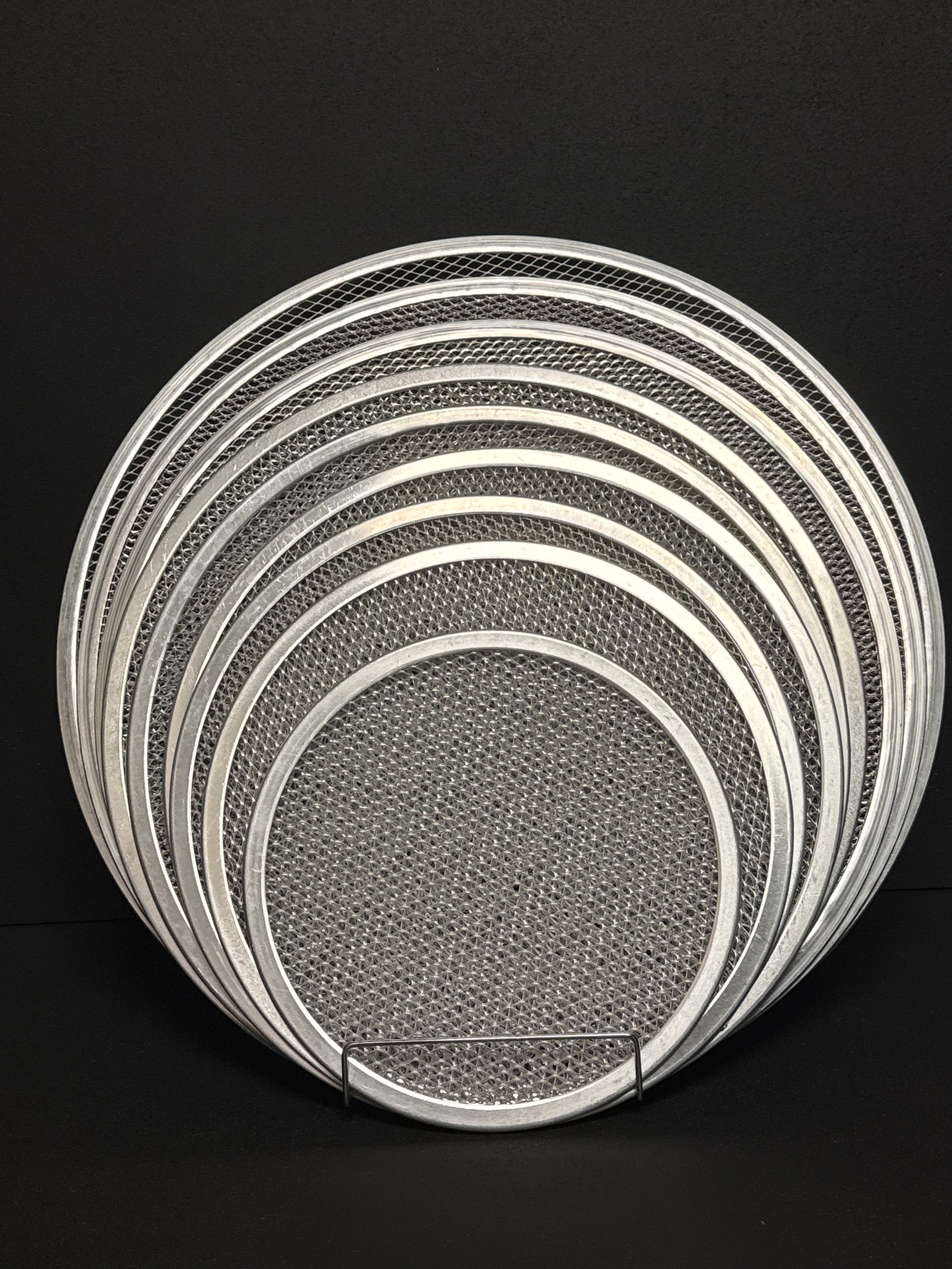Winco Aluminum Seamless Pizza Screens - 12" APZS-12