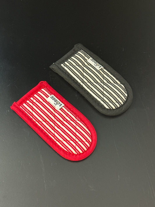 Lodge Hot Handle Mitt Set w/ Black White & Red White Stripe (2HH2)