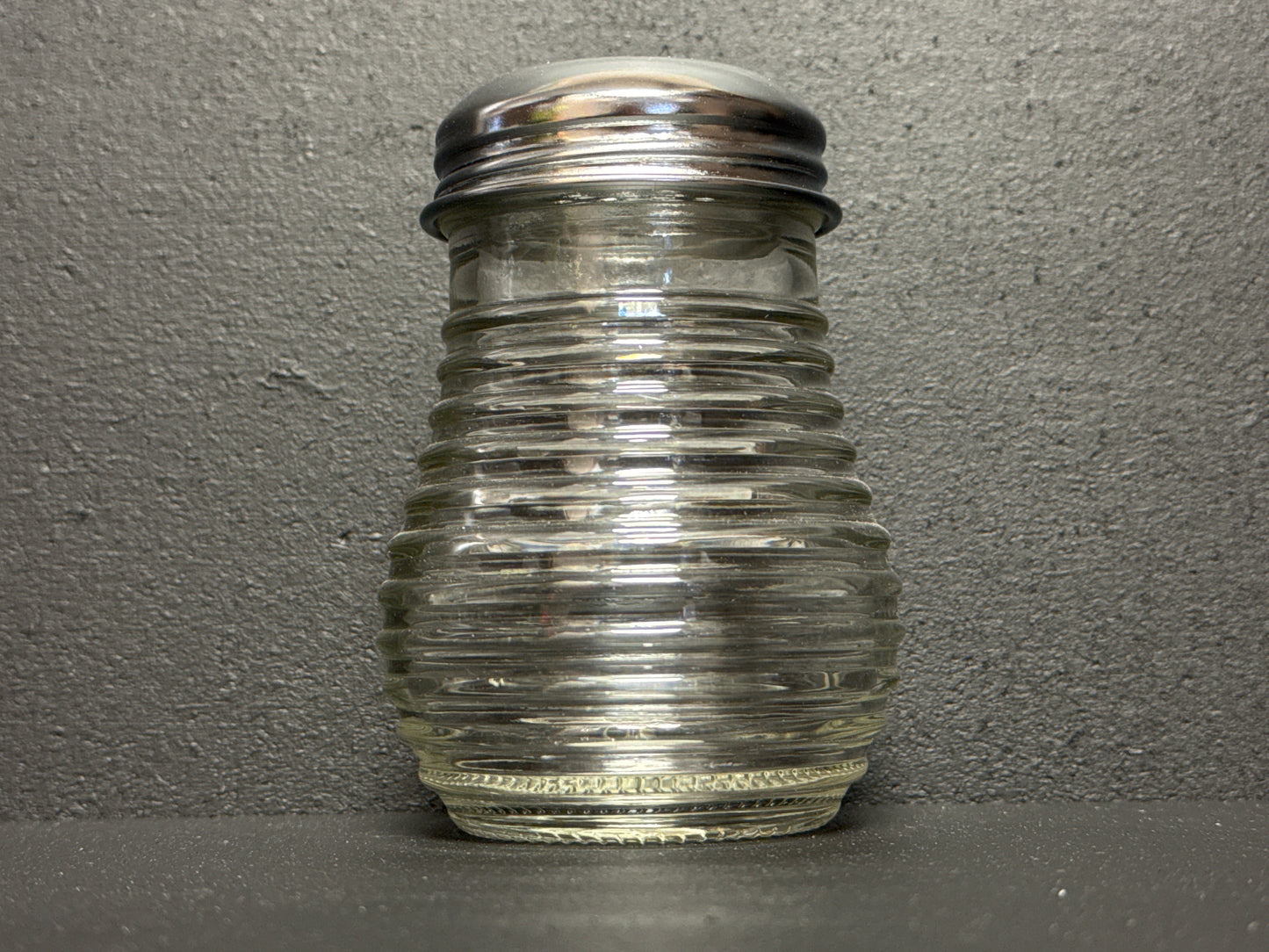 Tablecraft 6 oz. Beehive Cheese / Pepper Shaker BH4