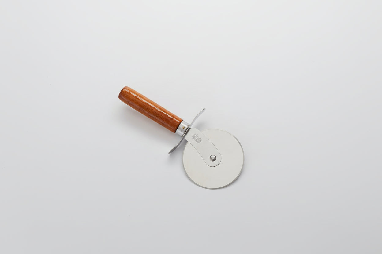 American Metalcraft PIZZA CUTTER, WOOD HANDLE, 4″ DIA.  4" DIA. WHEEL PC7400